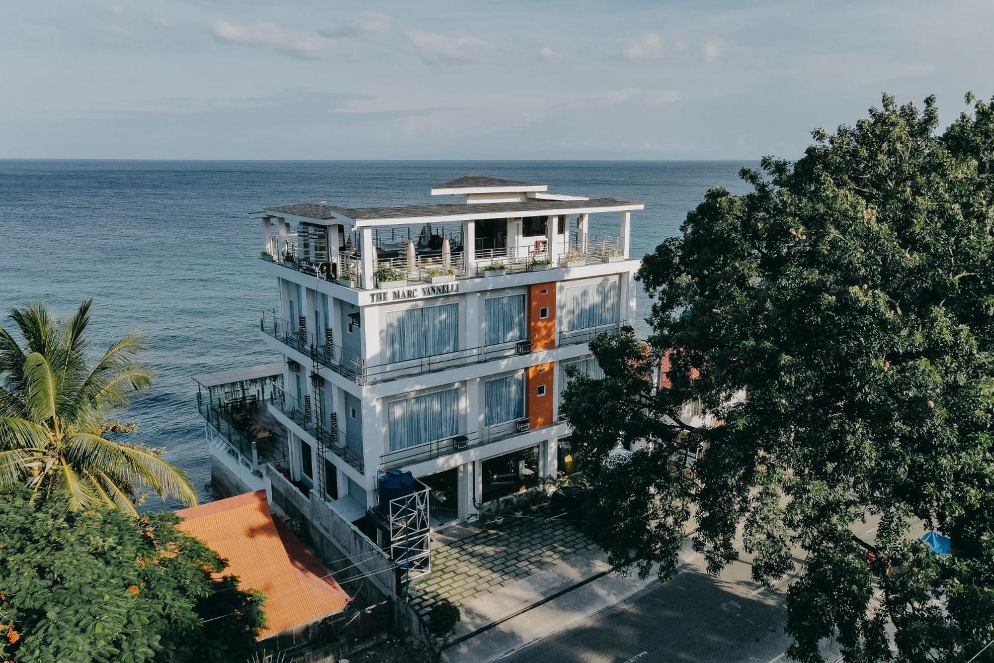 The Marc Vannelli Oslob Buitenkant foto